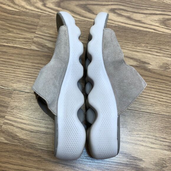 Skechers Women's Go Walk Massage Fit Sweet Talk Slide Sandals Taupe Size: 8 - Picture 3 of 11